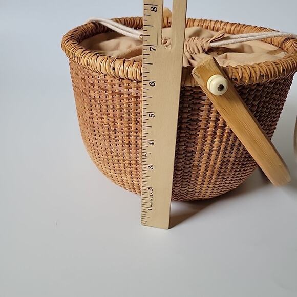 Vintage Nantucket Lightship Lined Woven Wicker Handled Basket 10" Cottagecore - Picture 15 of 16